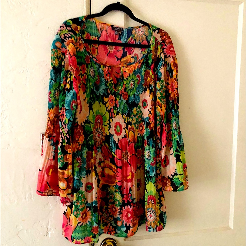 BEAUTIFUL NINETY CO PLUS SIZE TOP FLORAL SIZE 3 X